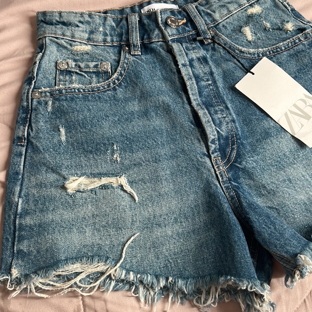 Zara High Rise Shorts - Picture 2 of 8